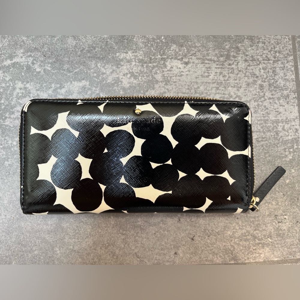 Kate Spade Zippered Wallet